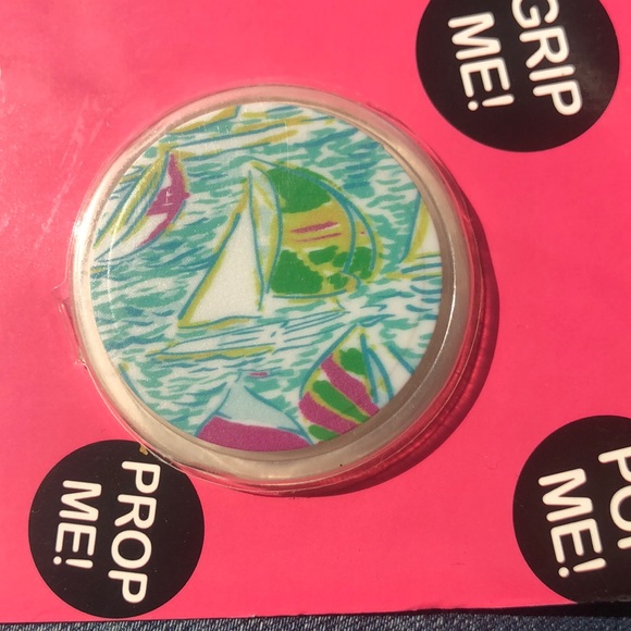 Pocket Socket ❤️2/$10 - Picture 2 of 3